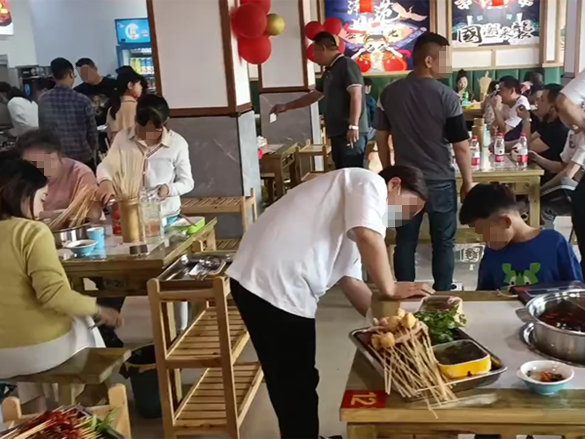 串串香加盟-签年时光山西店火爆人气