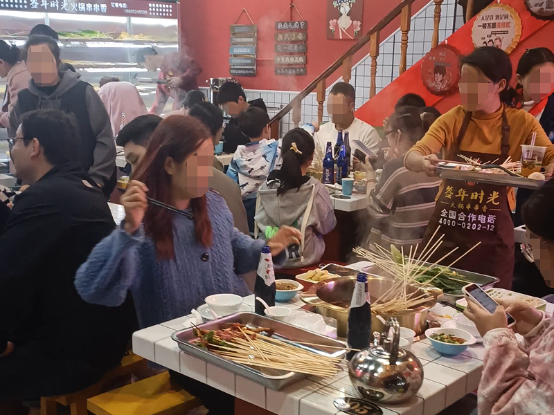 串串香加盟-签年时光山东店火爆人气