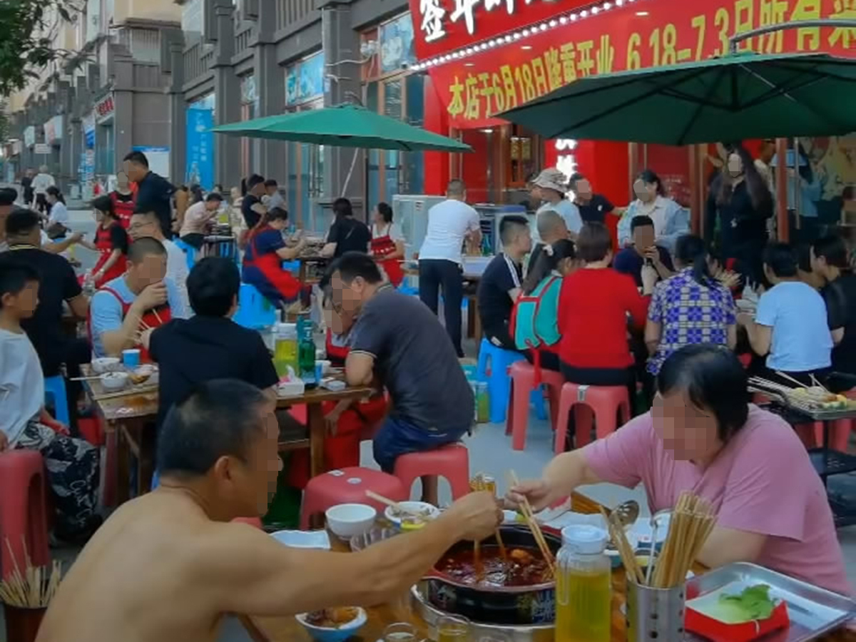 串串香加盟-签年时光甘肃店火爆人气