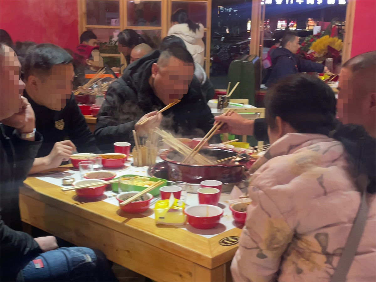 串串香加盟-签年时光青海店火爆人气