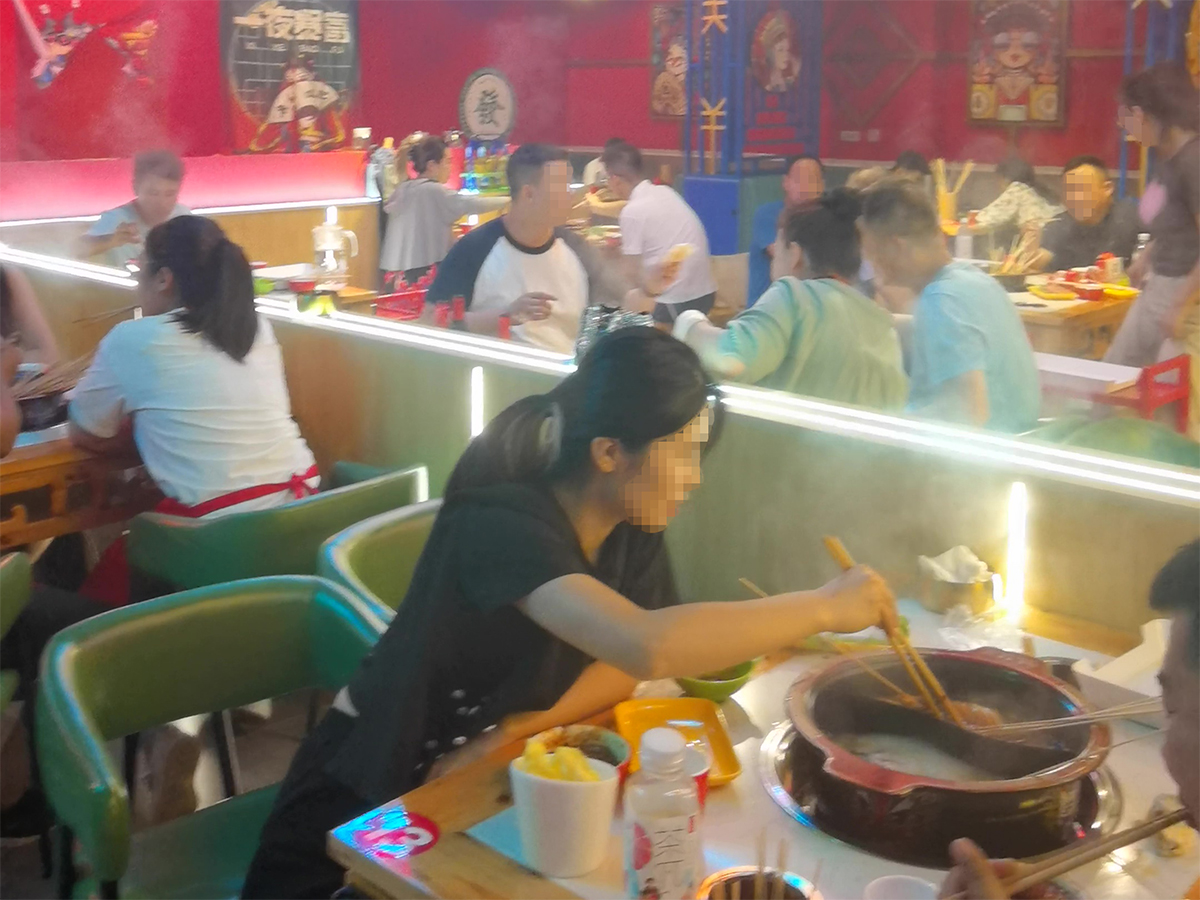 串串香加盟-签年时光江西店火爆人气