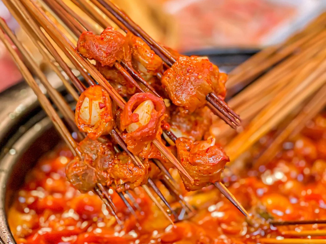 串串香加盟到底哪家好?签年时光鲜切牛肉串串香20年沉淀助你