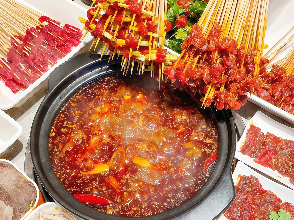 开家串串香加盟店如何吸引消费